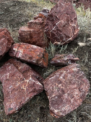 Ландшафтные глыбы красно-фиолетовые 200-1000 килограмм купить в Котельниках
