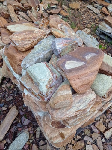 Златолит жёлтый, жёлто-зелёный глыбки и валуны для ланшафтного дизайна купить в Котельниках