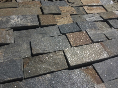 Плитка пилёная златолит Уральский для цоколя, отмостки купить в Котельниках