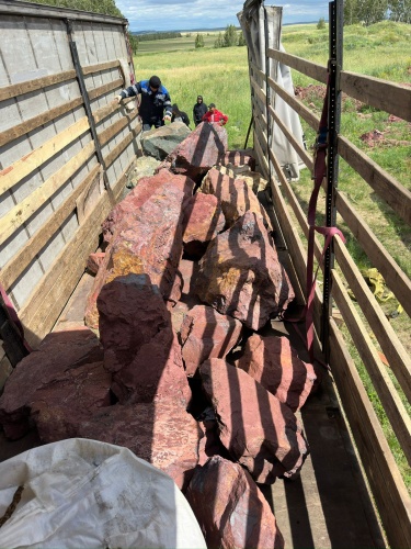 Ландшафтные глыбы красно-фиолетовые 200-1000 килограмм купить в Котельниках