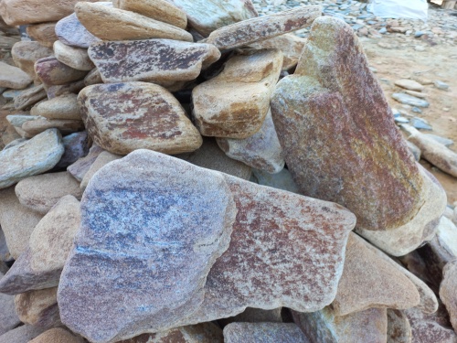 Златолит жёлтый, жёлто-зелёный глыбки и валуны для ланшафтного дизайна купить в Котельниках