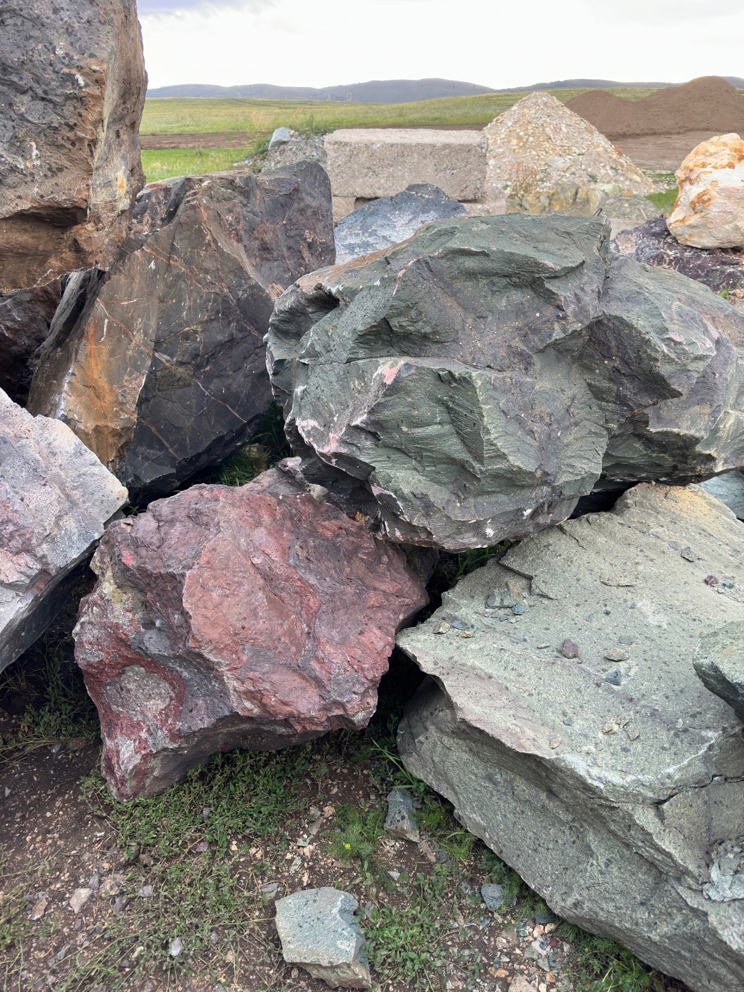 Камни для ландшафтного дизайна зелёные 10-60 килограмм купить в Котельниках