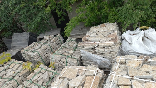 Гранитный плитняк галтованный для мощения купить в Котельниках