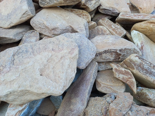 Златолит жёлтый, жёлто-зелёный глыбки и валуны для ланшафтного дизайна купить в Котельниках