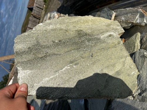 Плитняк златолит зелёный для цоколя, отмостки купить в Котельниках