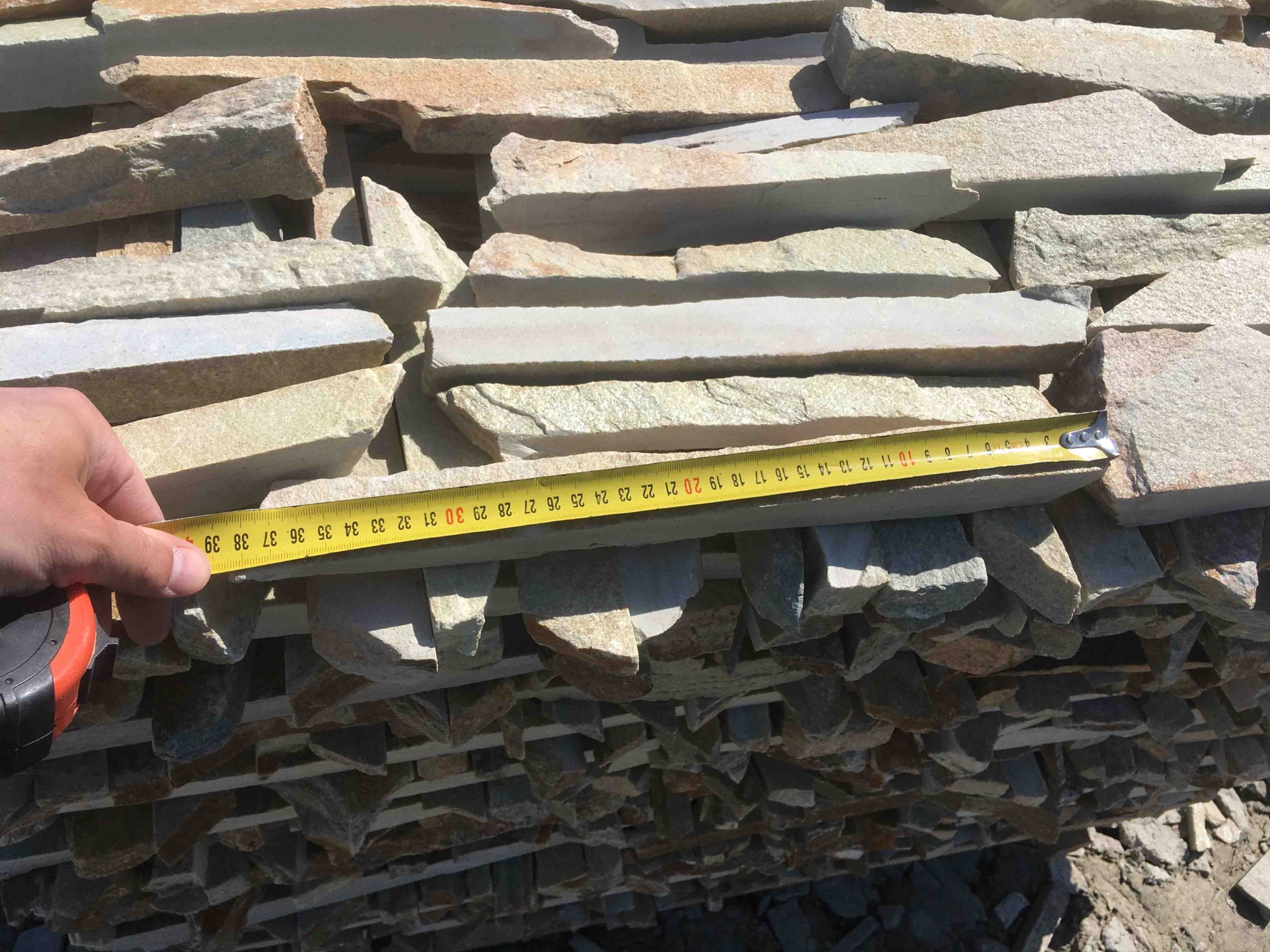 Горбушка златолит золотистый для облицовки купить в Котельниках