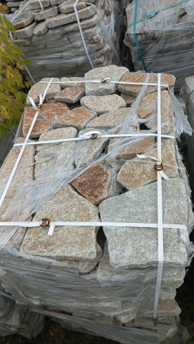 Плитняк галтованный гранитный для ландшафтного дизайна купить в Котельниках