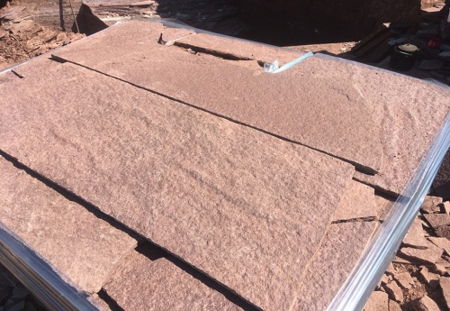 Плитняк лемезит бордовый для ступеней 20-25 мм купить в Котельниках